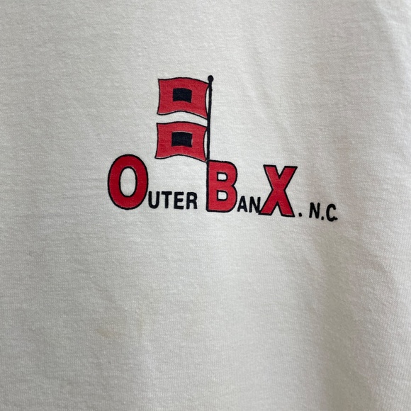 VTG 2010 I Survived Hurricane Earl Mens Tee Size L White OBX - Picture 2 of 7